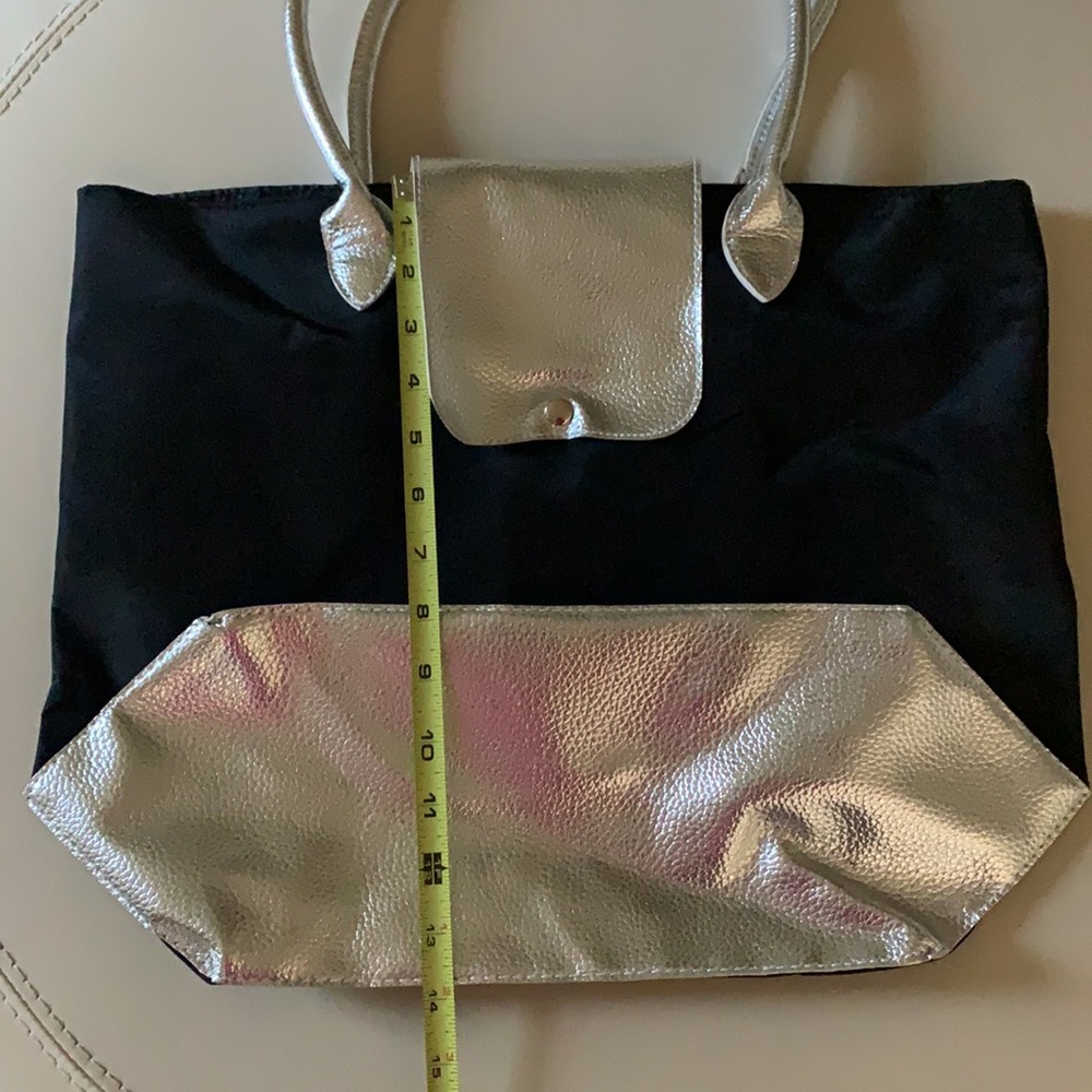 Tote - Picture 4 of 7